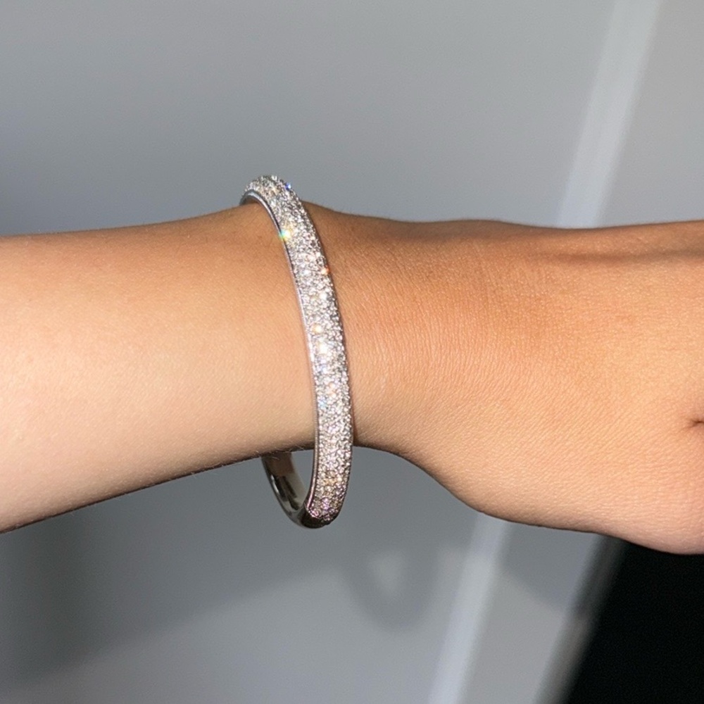 Elegant Silver Bracelet with rhinestones